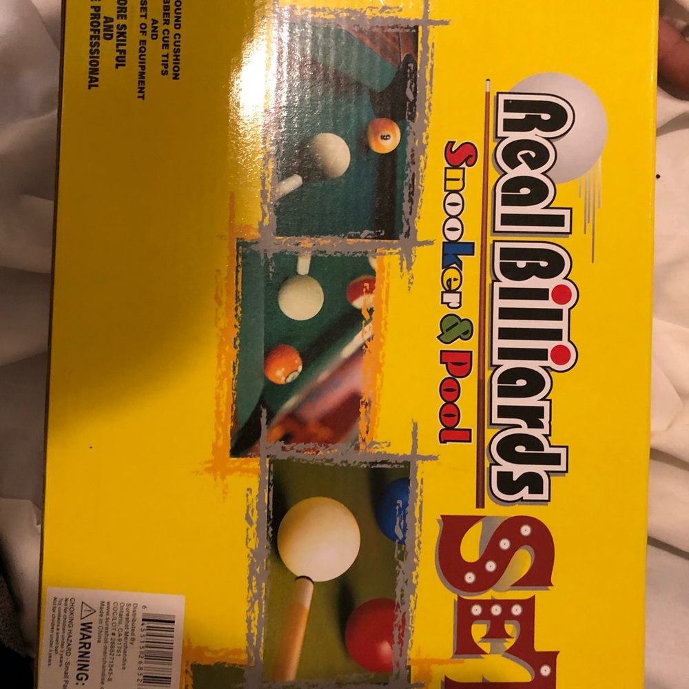 Mini pool table - Picture 3 of 6